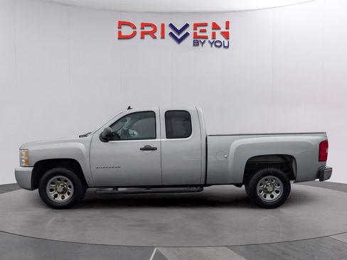 Used 2011 Chevrolet Silverado 1500 LS image 2
