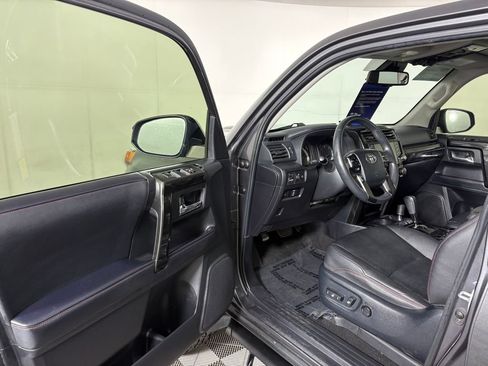 Used 2021 Toyota 4Runner Venture AWD/4WD image 12