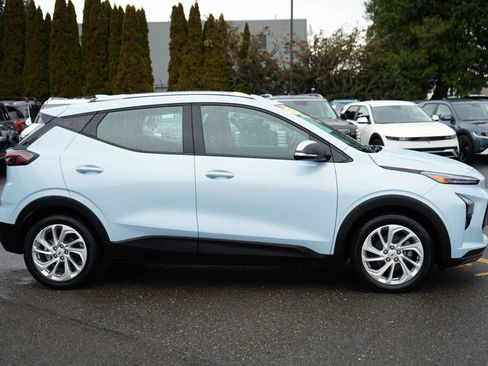 Used 2023 Chevrolet Bolt EUV LT image 5