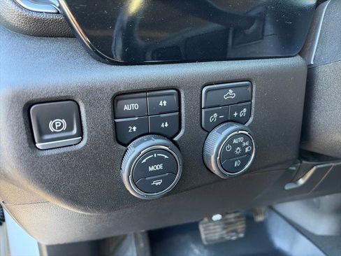 Used 2024 Chevrolet Silverado 3500 LT w/ Convenience Package image 14