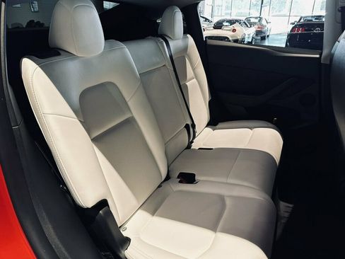 Used 2023 Tesla Model Y AWD image 21