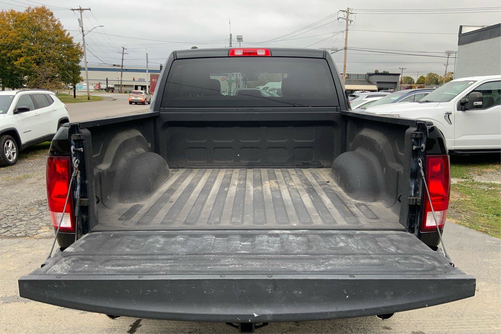 Used 2019 RAM 1500 Express w/ Wheel & Sound Group AWD/4WD image 12