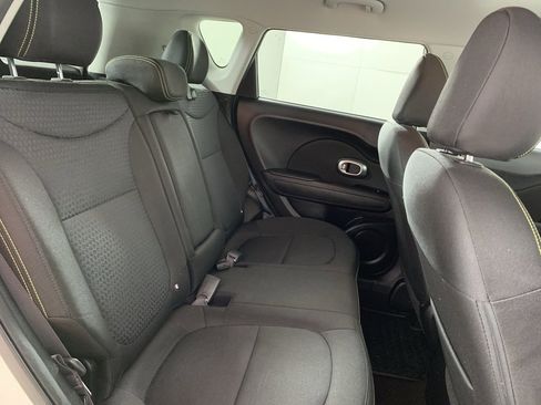 Used 2016 Kia Soul + image 36