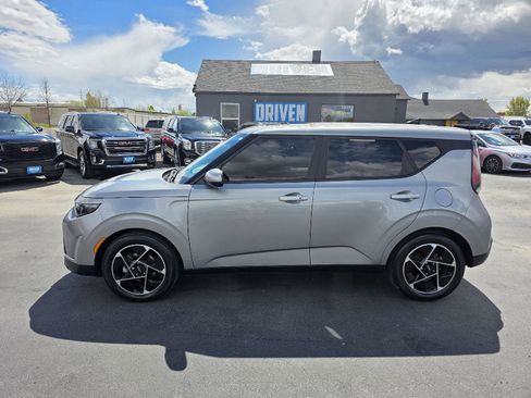 Used 2023 Kia Soul EX image 8