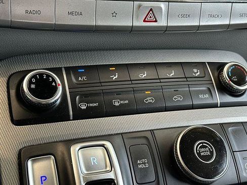 Used 2021 Hyundai Palisade SE FWD image 21