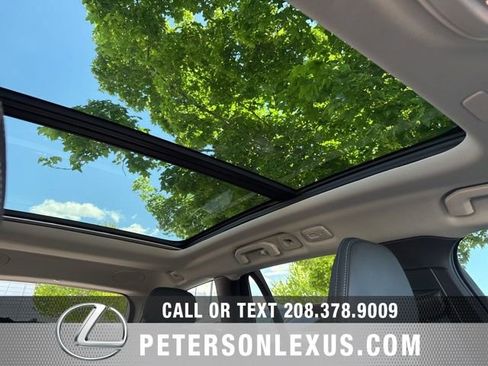 Used 2024 Volvo V60 B5 Cross Country Ultimate AWD/4WD image 14