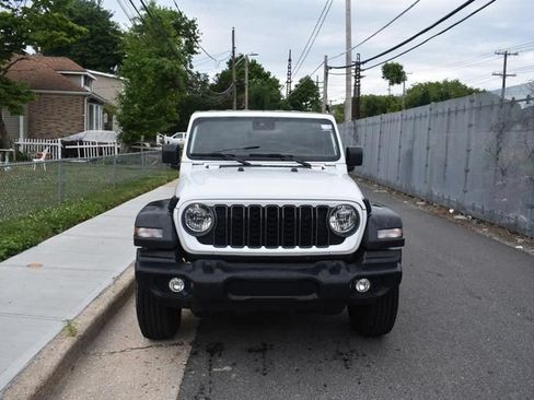 Used 2025 Jeep Wrangler Unlimited Sport AWD/4WD image 3