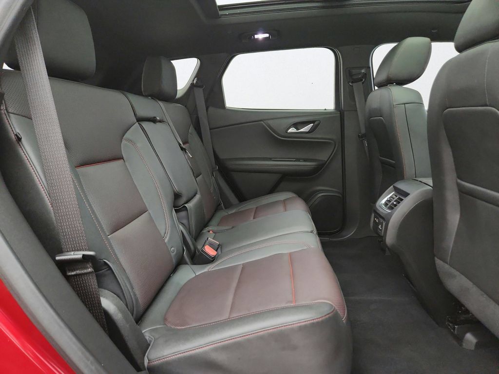 Used 2023 Chevrolet Blazer RS AWD/4WD image 32