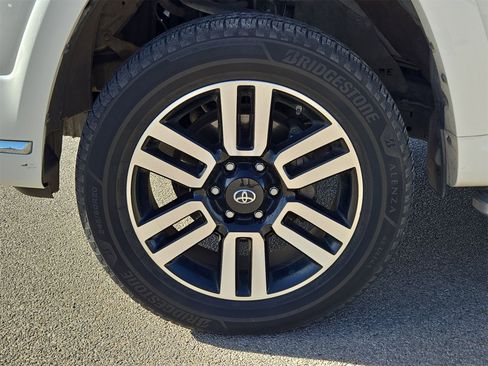 Used 2018 Toyota 4Runner Limited image 11