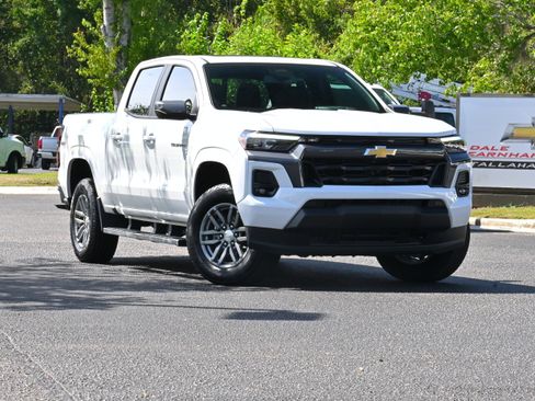 Certified 2024 Chevrolet Colorado LT w/ LT Convenience Package III image 2