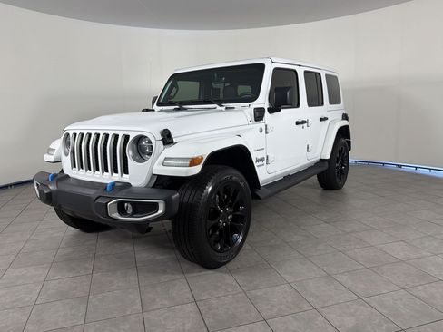 Used 2022 Jeep Wrangler Unlimited Sahara AWD/4WD image 1