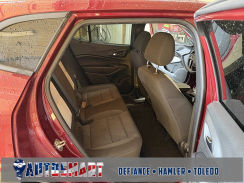 Used 2024 Chevrolet Trax LS w/ LS Convenience Package image 23