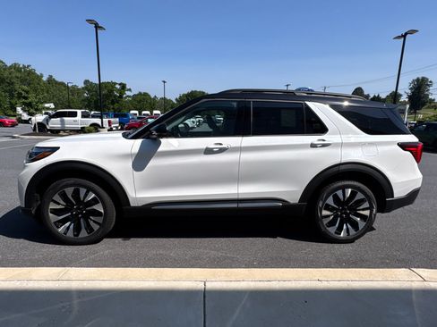 New 2026 Ford Explorer Platinum w/ LUX Leather Package AWD/4WD image 12