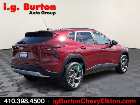 Certified 2024 Chevrolet Trax LT w/ Sunroof Package FWD image 6