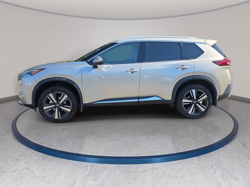 Used 2021 Nissan Rogue Platinum FWD image 3