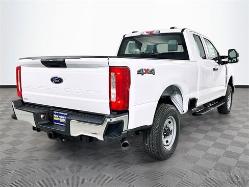 New 2026 Ford F250 XL w/ XL Chrome Package image 4