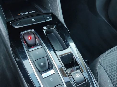 Used 2023 Chevrolet Bolt EUV LT image 26