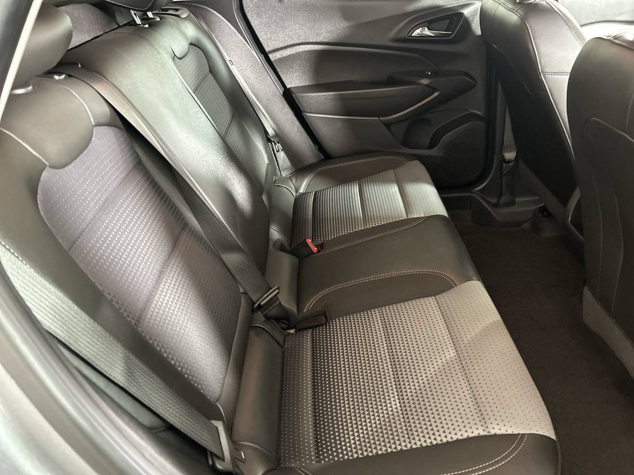Used 2025 Chevrolet Trax LT FWD image 25
