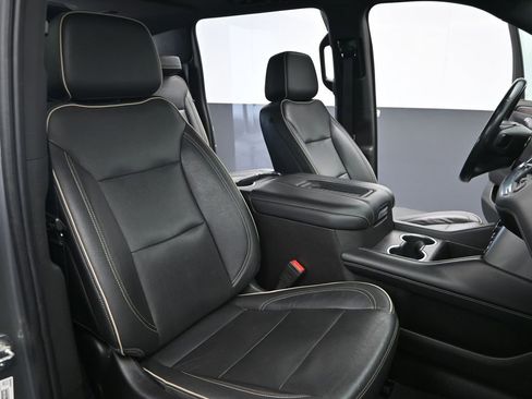 Used 2021 Chevrolet Suburban Premier w/ Premium Package image 29