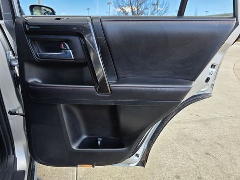 Used 2018 Toyota 4Runner TRD Off-Road image 27