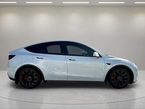Used 2022 Tesla Model Y Performance AWD/4WD image 4