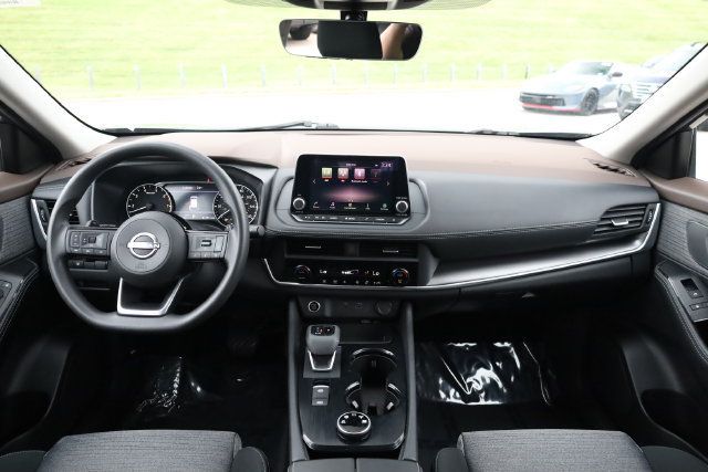 Used 2023 Nissan Rogue SV AWD/4WD image 14