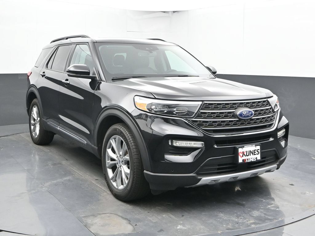 Used 2024 Ford Explorer XLT w/ Equipment Group 202A AWD/4WD image 6