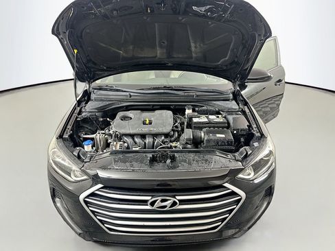 Used 2017 Hyundai Elantra SE image 26