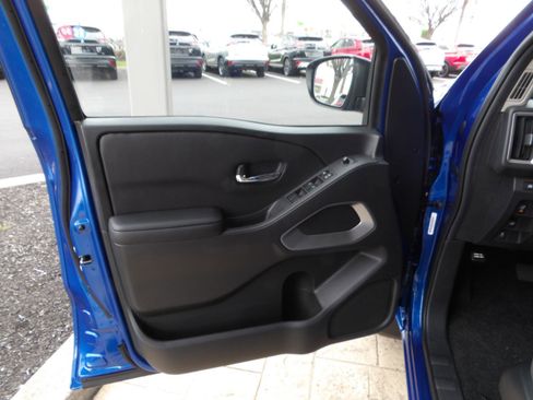 New 2026 Nissan Frontier SV image 17