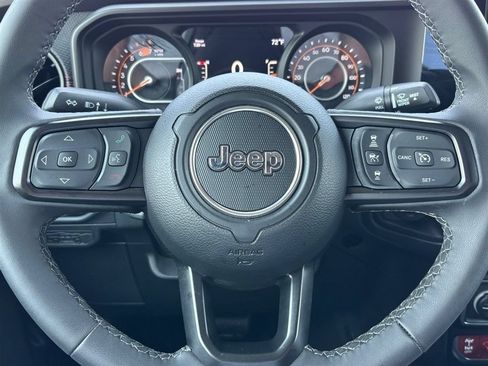 Used 2026 Jeep Wrangler Unlimited Rubicon AWD/4WD image 24