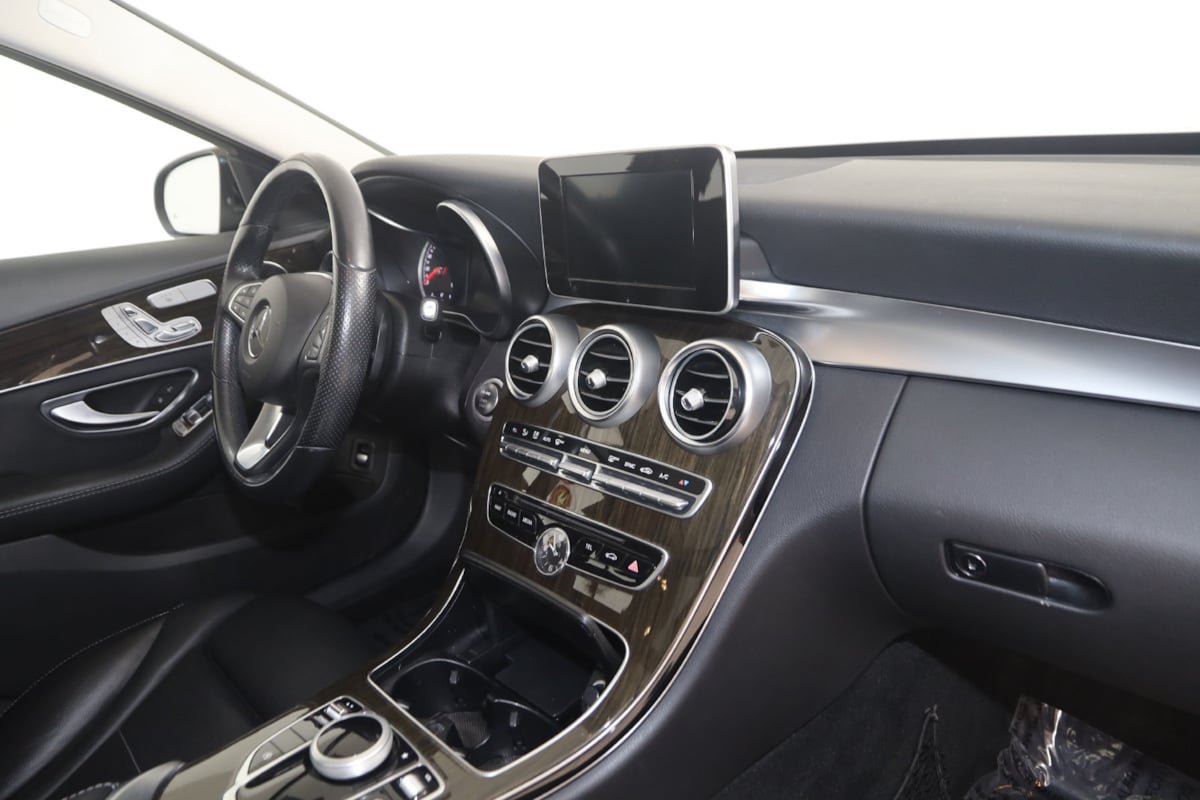 Used 2017 Mercedes-Benz C 300 4MATIC Sedan image 37