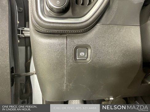 Used 2019 Chevrolet Silverado 1500 LT w/ All-Star Edition AWD/4WD image 41