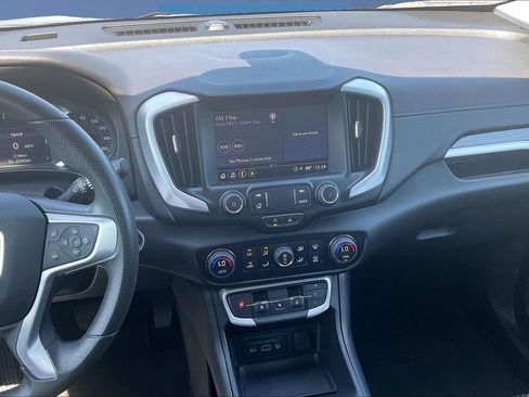 Used 2024 GMC Terrain SLE w/ Driver Convenience Package FWD image 9