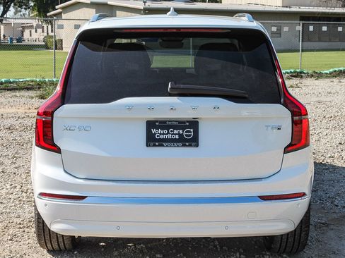 New 2026 Volvo XC90 T8 Ultra w/ Protection Package AWD/4WD image 7