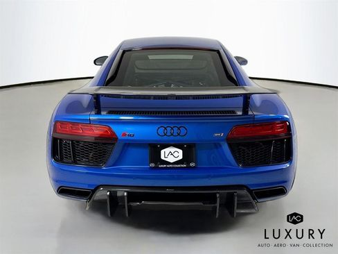 Used 2017 Audi R8 V10 w/ Carbon Exterior Package image 7