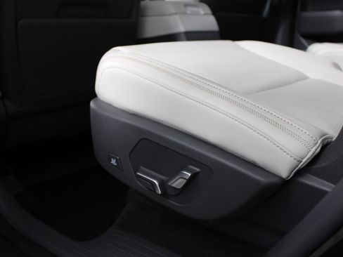 Used 2025 Hyundai Santa Fe Calligraphy FWD image 22