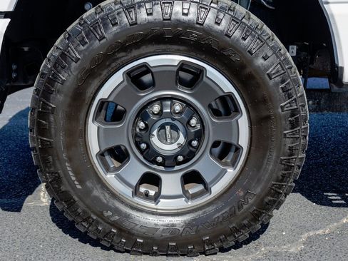 Used 2024 Ford F250 Platinum w/ Tremor Off-Road Package image 26