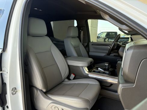 Used 2023 Chevrolet Silverado 1500 LTZ AWD/4WD image 15