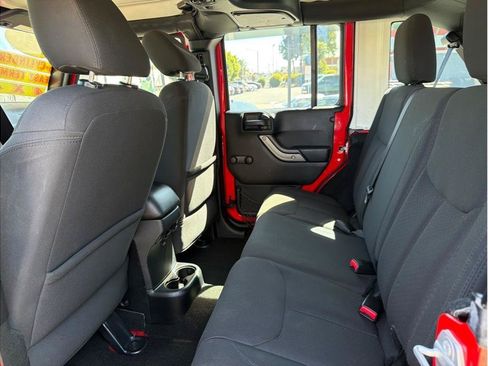 Used 2015 Jeep Wrangler Unlimited Sport AWD/4WD image 21