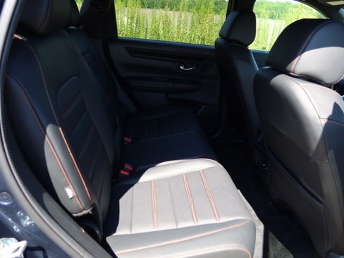 Used 2025 Honda CR-V Sport-L image 9