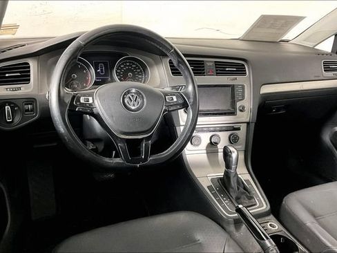 Used 2015 Volkswagen Golf S FWD image 4