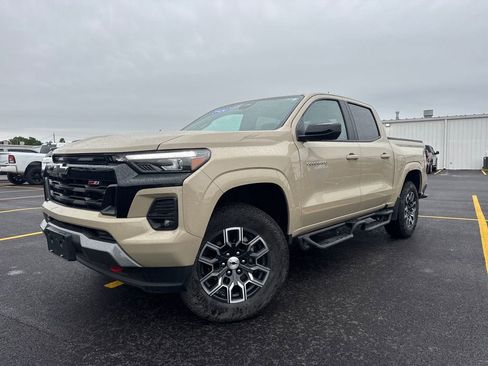 Used 2024 Chevrolet Colorado Z71 w/ Z71 Convenience Package 2 AWD/4WD image 1