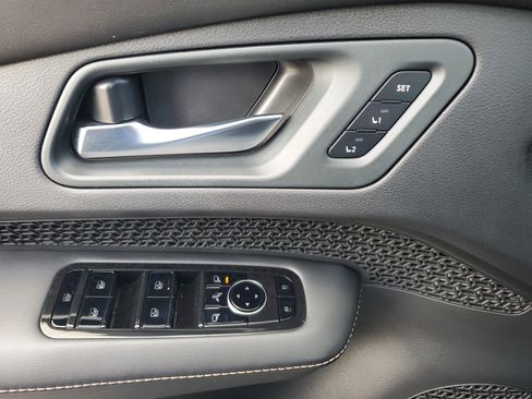 Certified 2025 Nissan Ariya FWD image 26