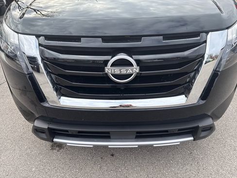 Certified 2025 Nissan Pathfinder Platinum image 41