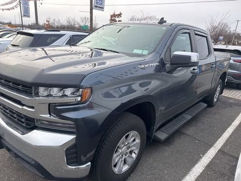 Used 2021 Chevrolet Silverado 1500 LT image 2