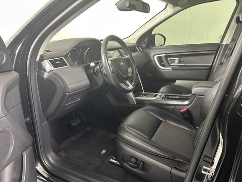 Used 2017 Land Rover Discovery Sport SE AWD/4WD image 4