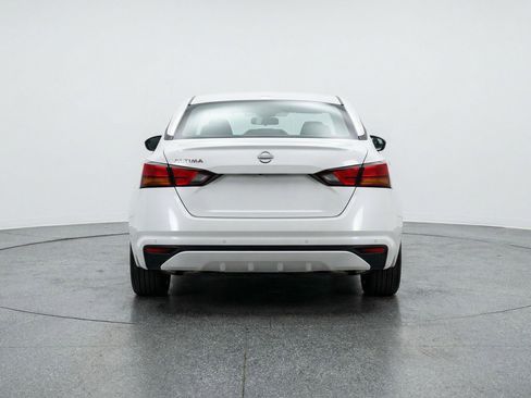 Used 2025 Nissan Altima 2.5 SV FWD image 7