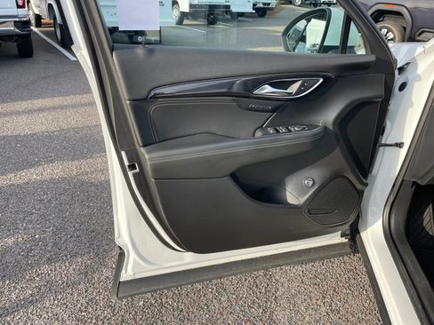 Used 2023 Buick Envision Essence image 13