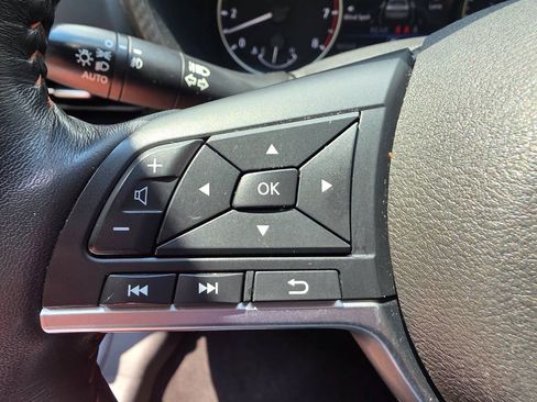 Used 2021 Nissan Sentra SR w/ SR Premium Package FWD image 19