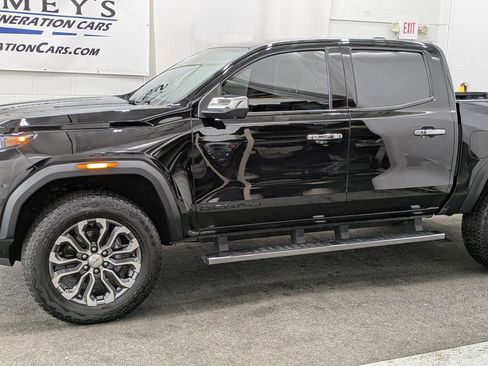 Used 2023 GMC Canyon Denali AWD/4WD image 2